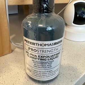 Brand New Peter Thomas Roth Pro Strength 10% PHA Exfoliating Clarifying Liquid